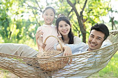 解谜游戏《大师的瞳孔》上架Steam 支持中文配音